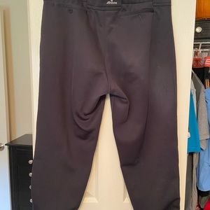 Woman’s Mizuno softball pants